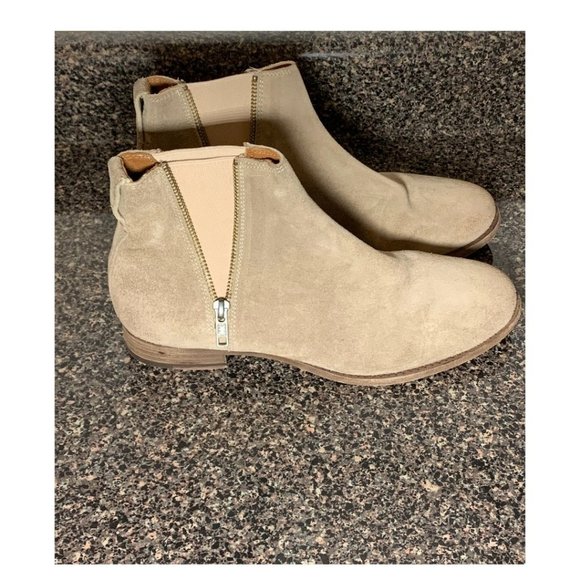 Fyre Carly Leather Zip Chelsea Booties | Color ASH | Size 10 | NEW - Picture 2 of 9